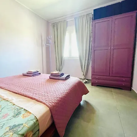 Goatandros Colourful One-Bedroom Apartment In Gavrio * Gavrio